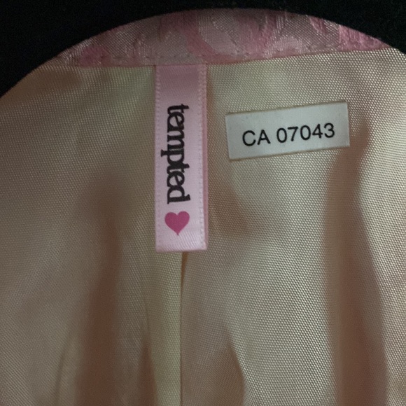 Vintage style jacket feels looks like valour and silk - Picture 2 of 6